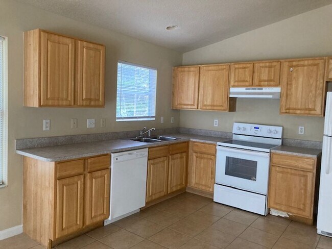 Photo - 35 Brunswick Ln Unit B