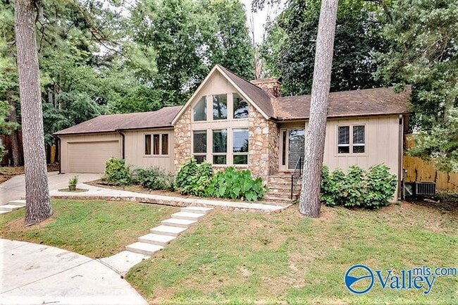Photo - 710 Crestview Dr House