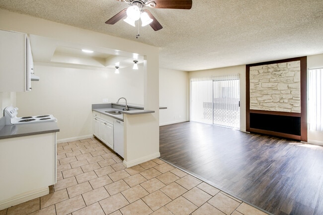 Building Photo - 451 S Harvard Blvd Unit 238