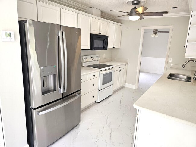 Photo - 4045 Birchwood Dr