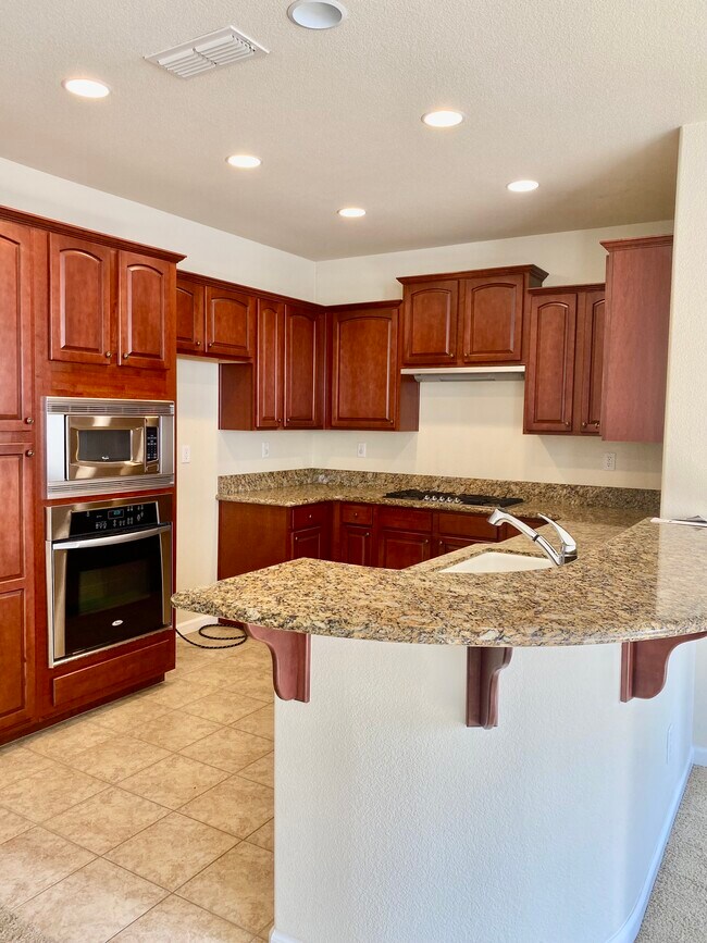 Photo - 1407 Rossmere Ln