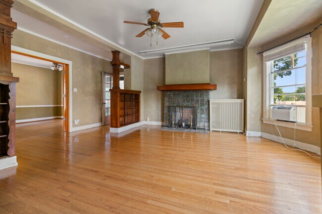 Photo - 309 Chicago Ave Unit 2
