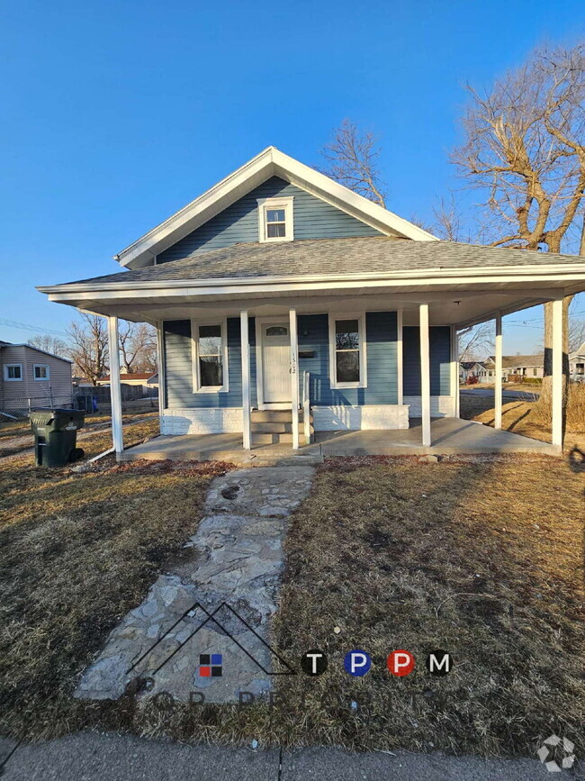 Building Photo - 3 Bedroom | 1 Bathroom Single-Family Home ...