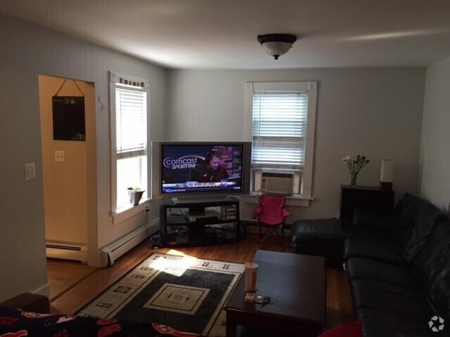 Building Photo - 14 Tuckerman St Unit 2 Rental