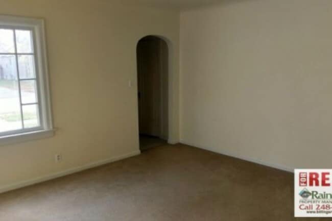 Photo - 315 Alderson Ave