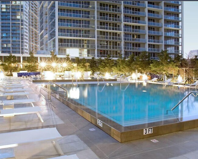 Photo - 465 Brickell Ave