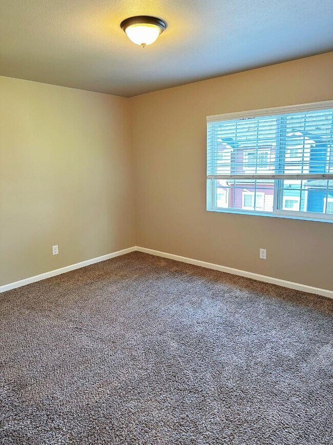 Photo - 5115 Solberg Drive SW