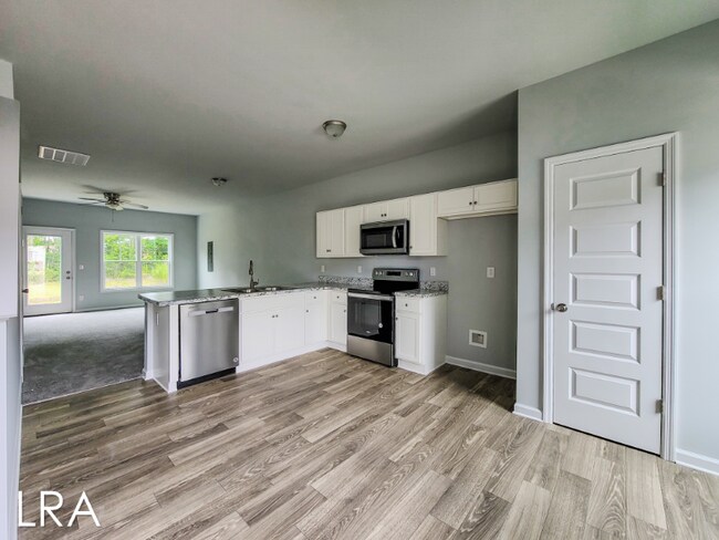 Photo - 185 Buckhorn Ave