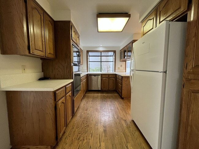 Photo - Spacious 3-Bedroom Home with Vaulted Ceili...