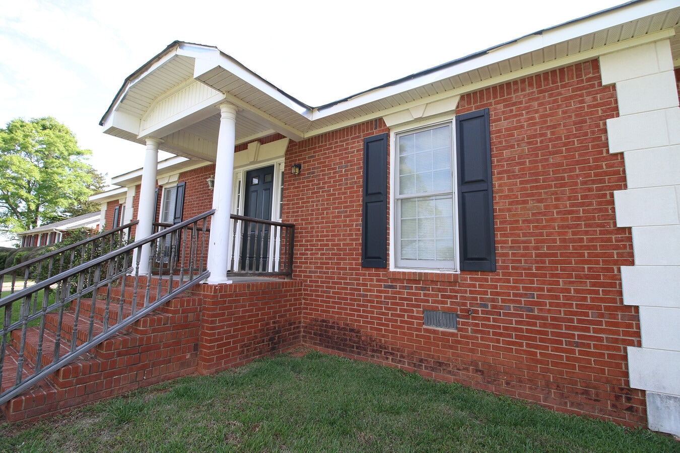 Photo - 642 N Pine Hill Rd