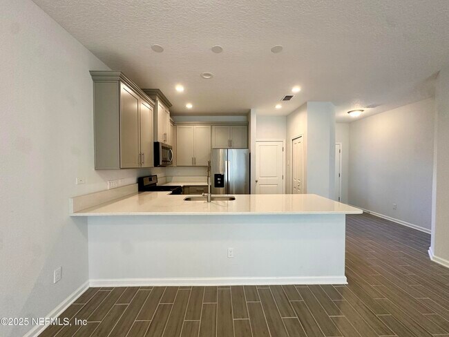 Photo - 215 Pine Bluff Dr