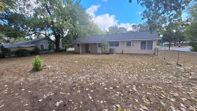 Photo - 1618 Willow Dr