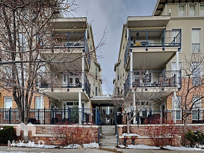 Building Photo - 1521 Vine St Rental