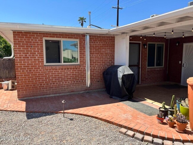 2426 N Orchard Ave