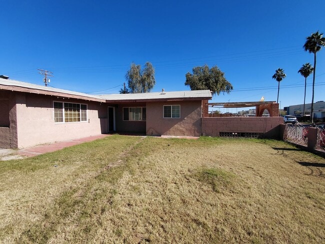 Building Photo - 721 N Preston Dr Unit Main House