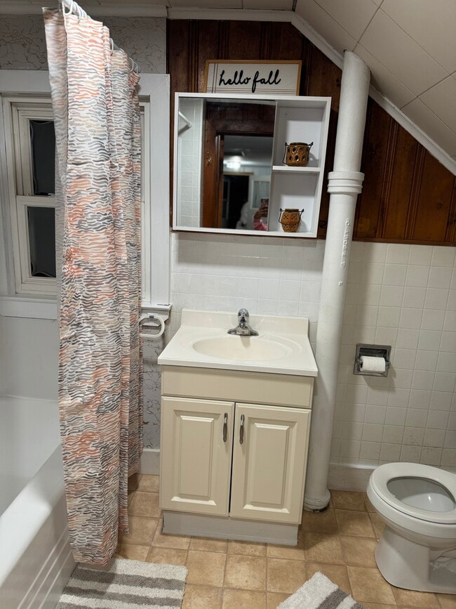 Photo - 618 Leonard Ave Unit Upper