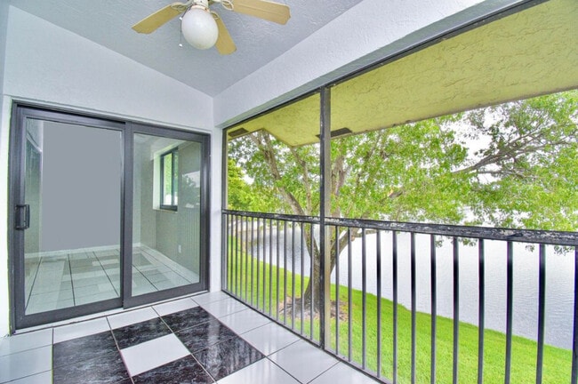 Photo - 3100 NW 46th St Unidad 202