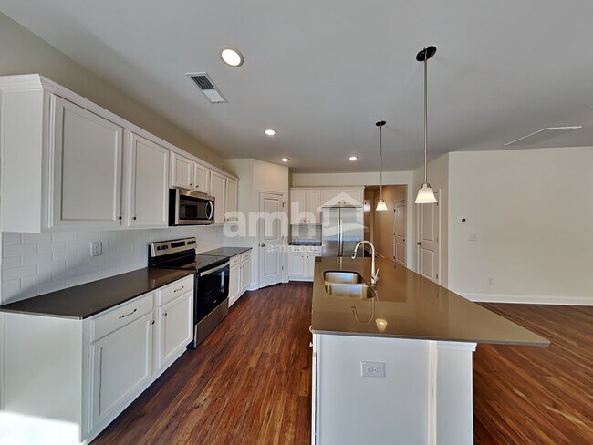 15724 Thomas Rd