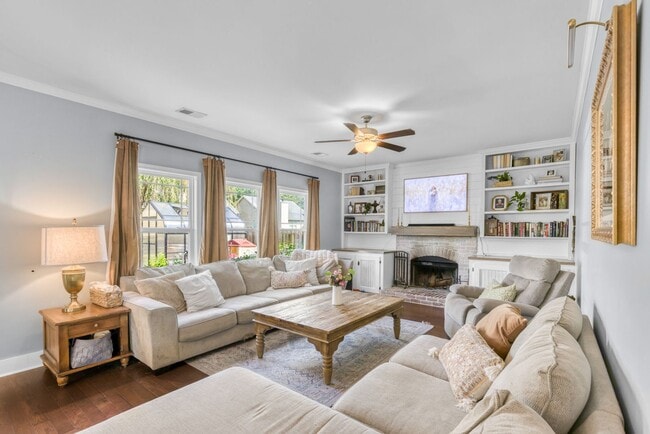 Photo - Spacious 4 Bedroom Home in Auburn