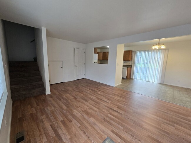 Photo - 1914 SE Douglas Ave