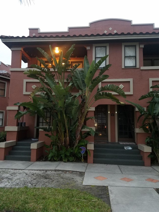 415 E Livingston St