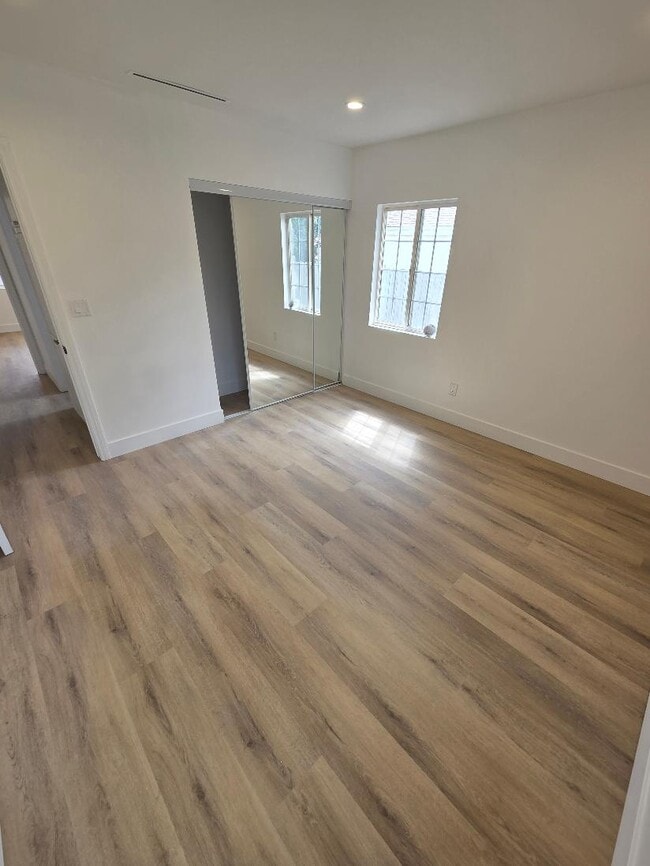 8519 Yolanda Ave