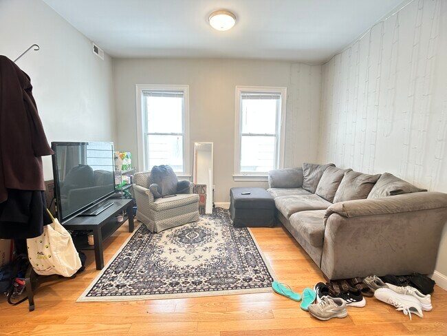 83 Newbury St