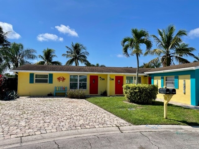 Photo - 2416 SW Hideaway Ln