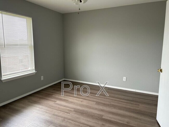 Photo - 316 Erin Pl Unidad #202