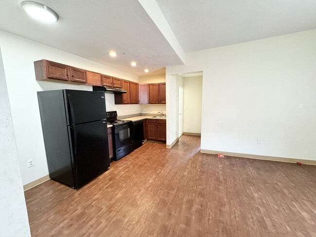 Photo - 13 Ruggles St Condo Unit 4