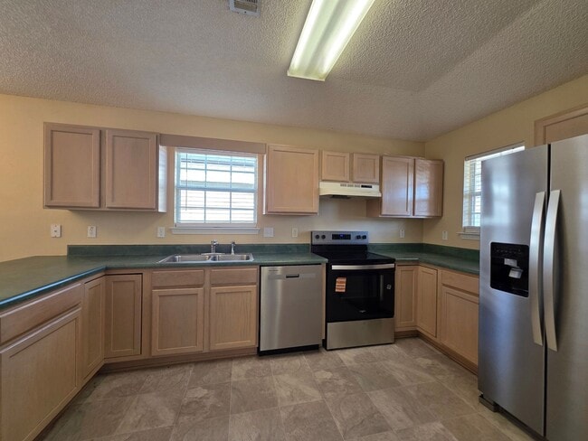 Photo - 2 BR/2BA with Bonus room and fenced yard.