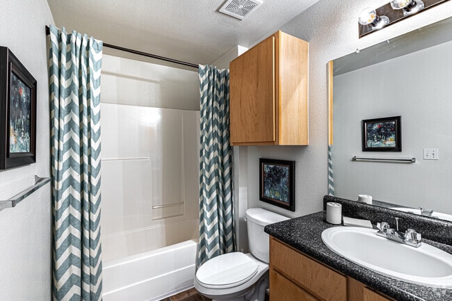 4BR, 4BA - 1481SF - Bathroom