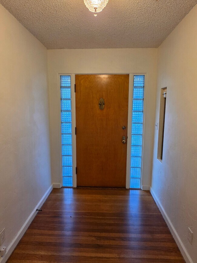 Photo - 1114 NE 6th Ave