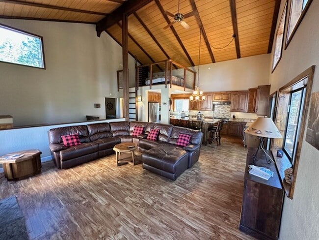 Photo - Spacious 4Bd pet friendly home available f...