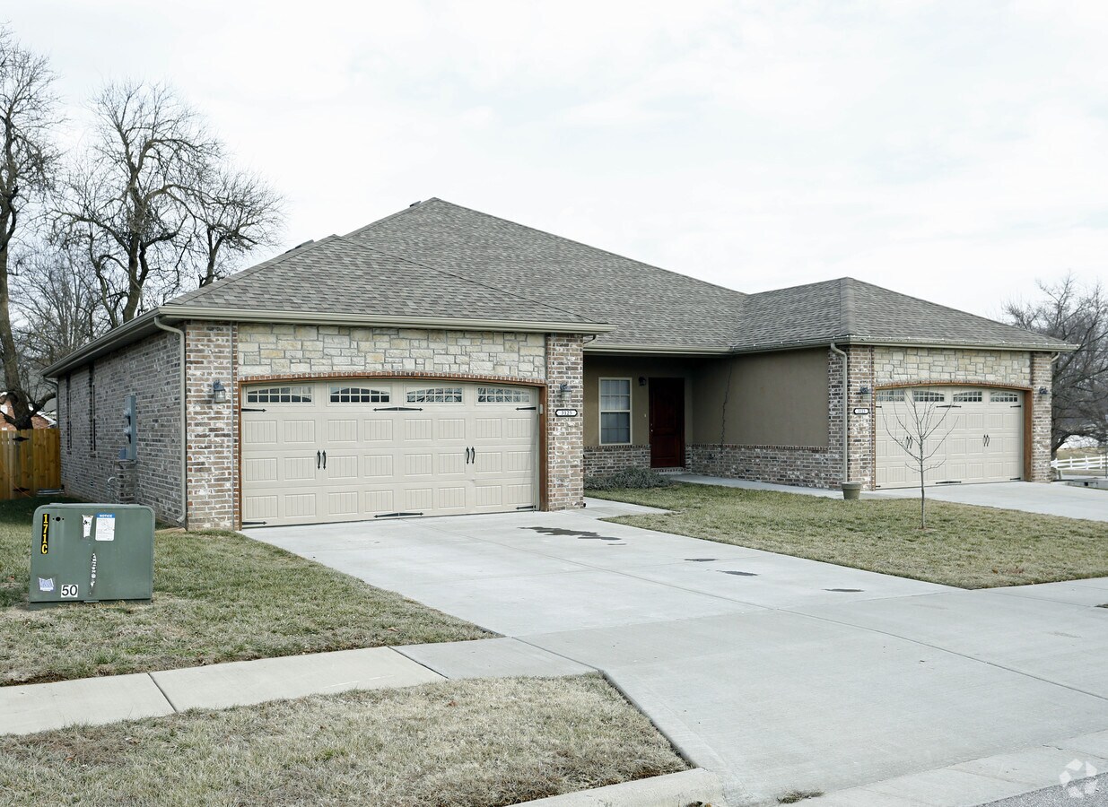 Photo - Golden Avenue Estates Apartments