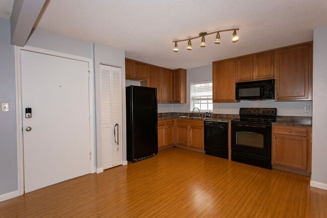 Photo - 2/1 condo