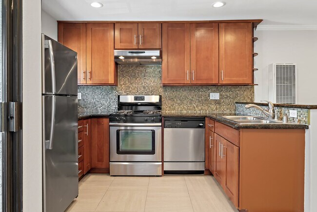 Photo - 18530 Hatteras St Unit 309