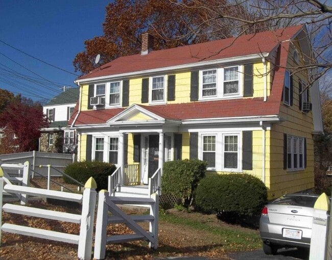Photo - 14 Elm St House