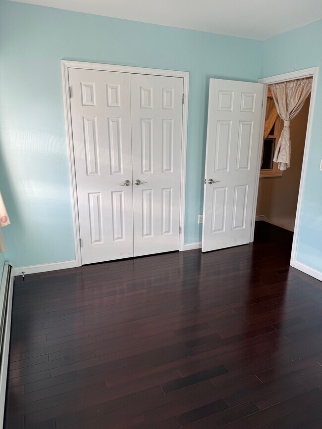 Photo - 66-32-32 Booth St