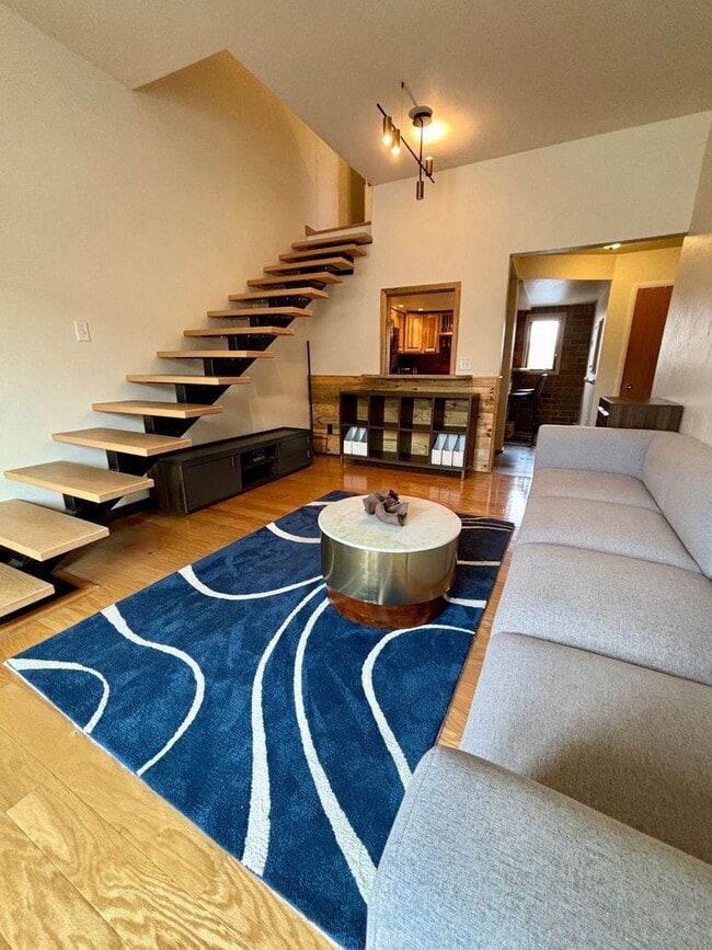 1 Bed 1 Bath Condo in the heart of Down Town! - 1 Bed 1 Bath Condo in the heart of Down Town! Unit 1