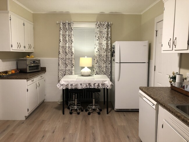 Photo - 597 S Main St Unidad 2nd Floor