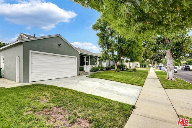 Photo - 6200 Jamieson Ave
