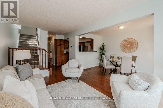 Photo - 120 Dudhope Ave