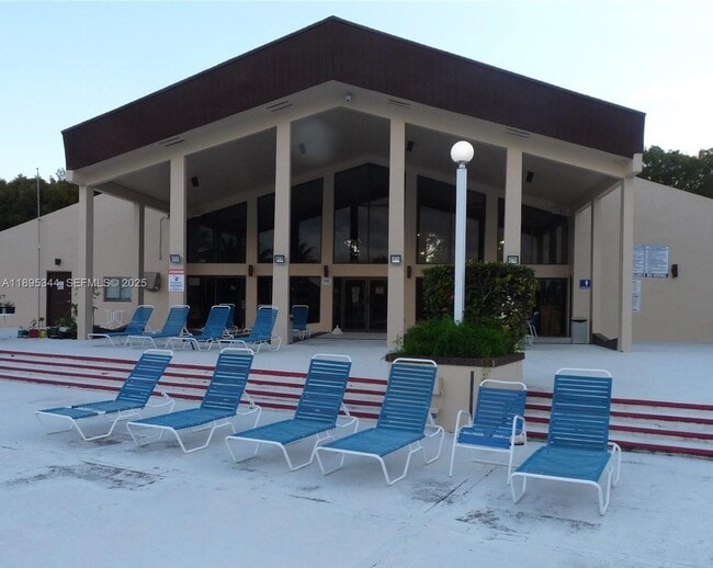 Building Photo - 14501 N Kendall Dr Unit 408H