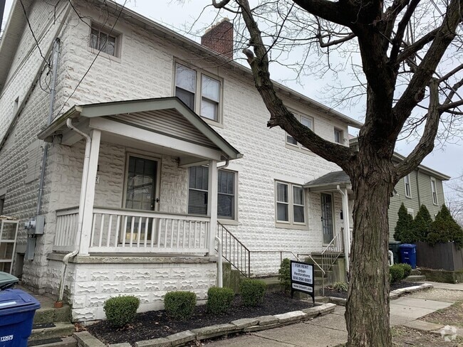 Building Photo - 167 E Lincoln St Rental