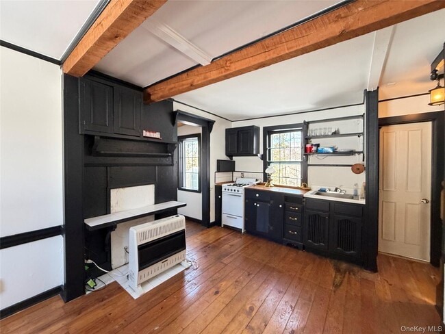 Photo - 674 Debruce Rd