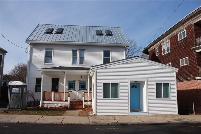 Building Photo - 79 Readville St Unit 2