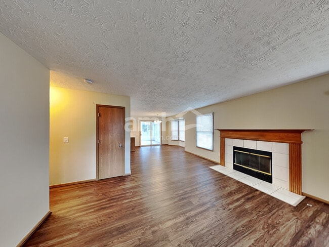Photo - 825 Whitehead Dr