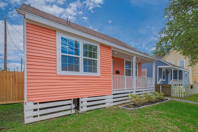 Building Photo - 1014 13th St