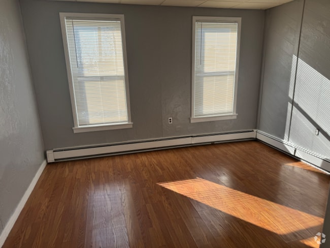 Building Photo - 1513 S Albert St Rental